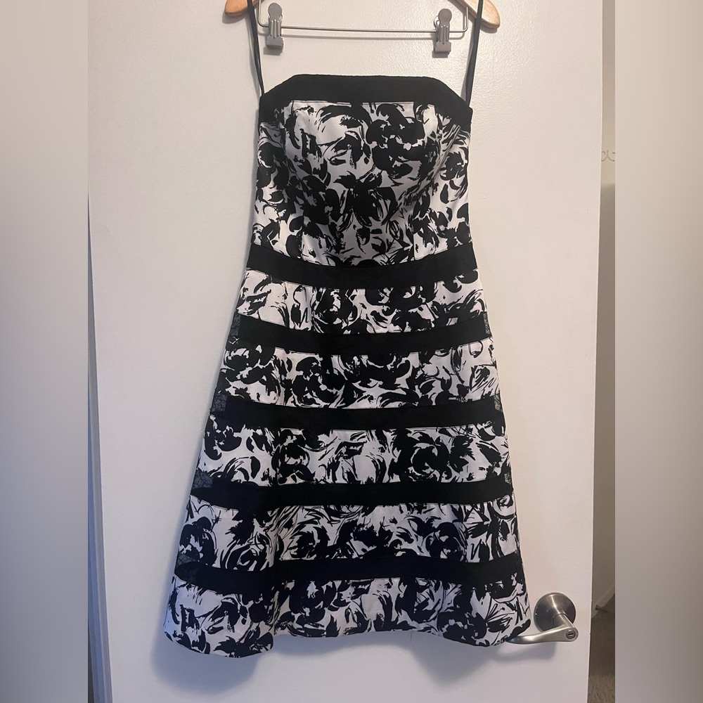 Chic Strapless Black and White Dress